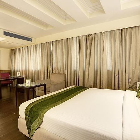 Western Court Chandīgarh Екстериор снимка