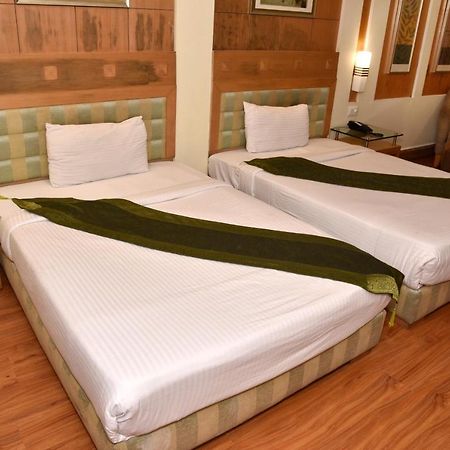 Western Court Chandīgarh Екстериор снимка