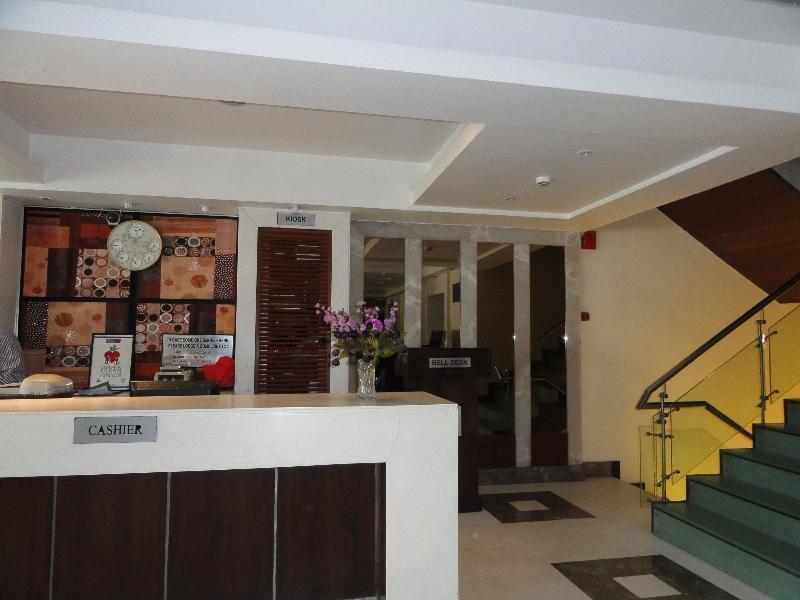 Western Court Chandīgarh Екстериор снимка