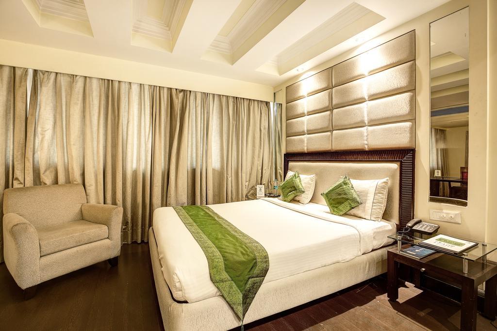 Western Court Chandīgarh Екстериор снимка