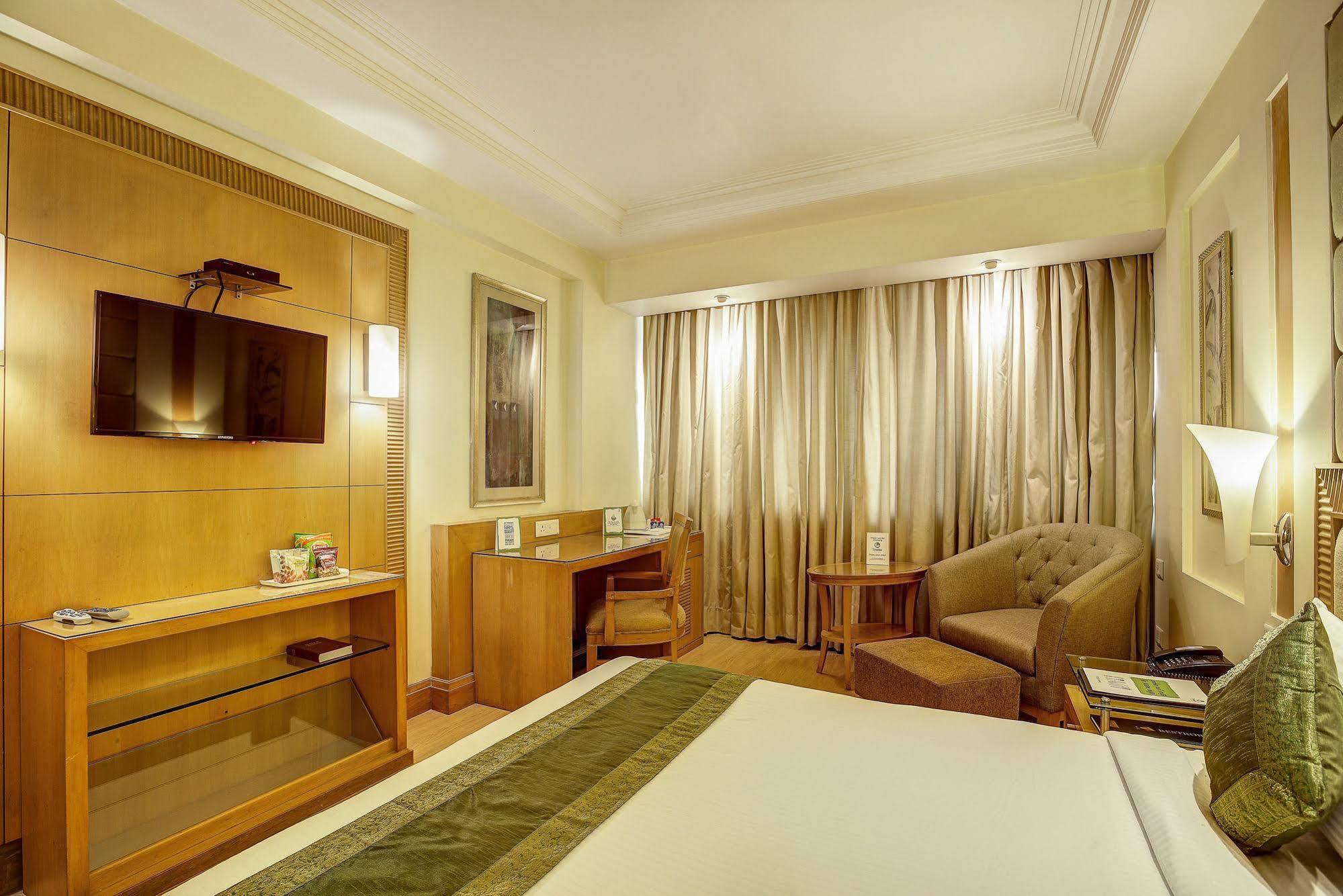Western Court Chandīgarh Екстериор снимка